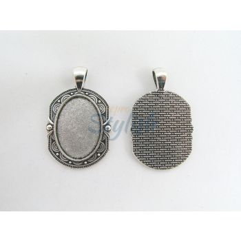 Osnova za medaljon. Boja antik srebro. Dimenzije: 26x42mm, unutrasnja 25x18mm. (MKOZPM-2S)