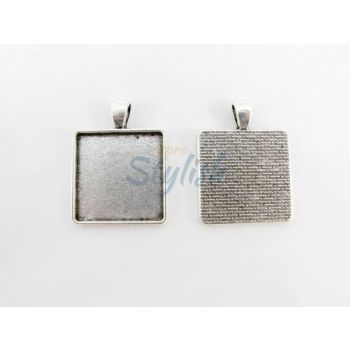 Osnova za medaljon. Boja antik srebro. Dimenzije: 28x37mm, unutrasnja 25x25mm. (MKOZPM-4S)