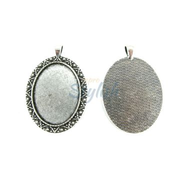 Osnova za medaljon. Boja antik srebro. Dimenzije: 40x59mm, unutrasnja 30x40mm. (MKOZPM-9S)