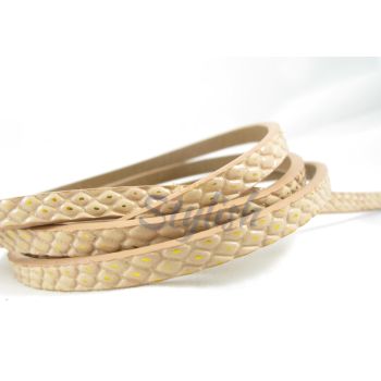 Pljosnata traka (Imitacija kože ) sa printom. Dimenzije trake 6x2mm (PTR-08)