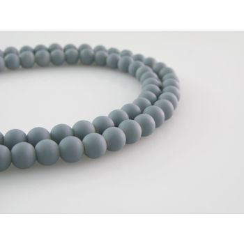 Staklene gumirane perle 6 mm, rupa oko 1mm. Niz sadrži oko 135 perli. SP-GUM130